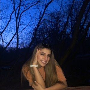 Meet your Posher, Farah